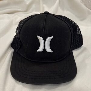 Hurley Mesh Cap with White Emblem
